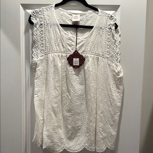 Women's White Lace Sleeveless Top
